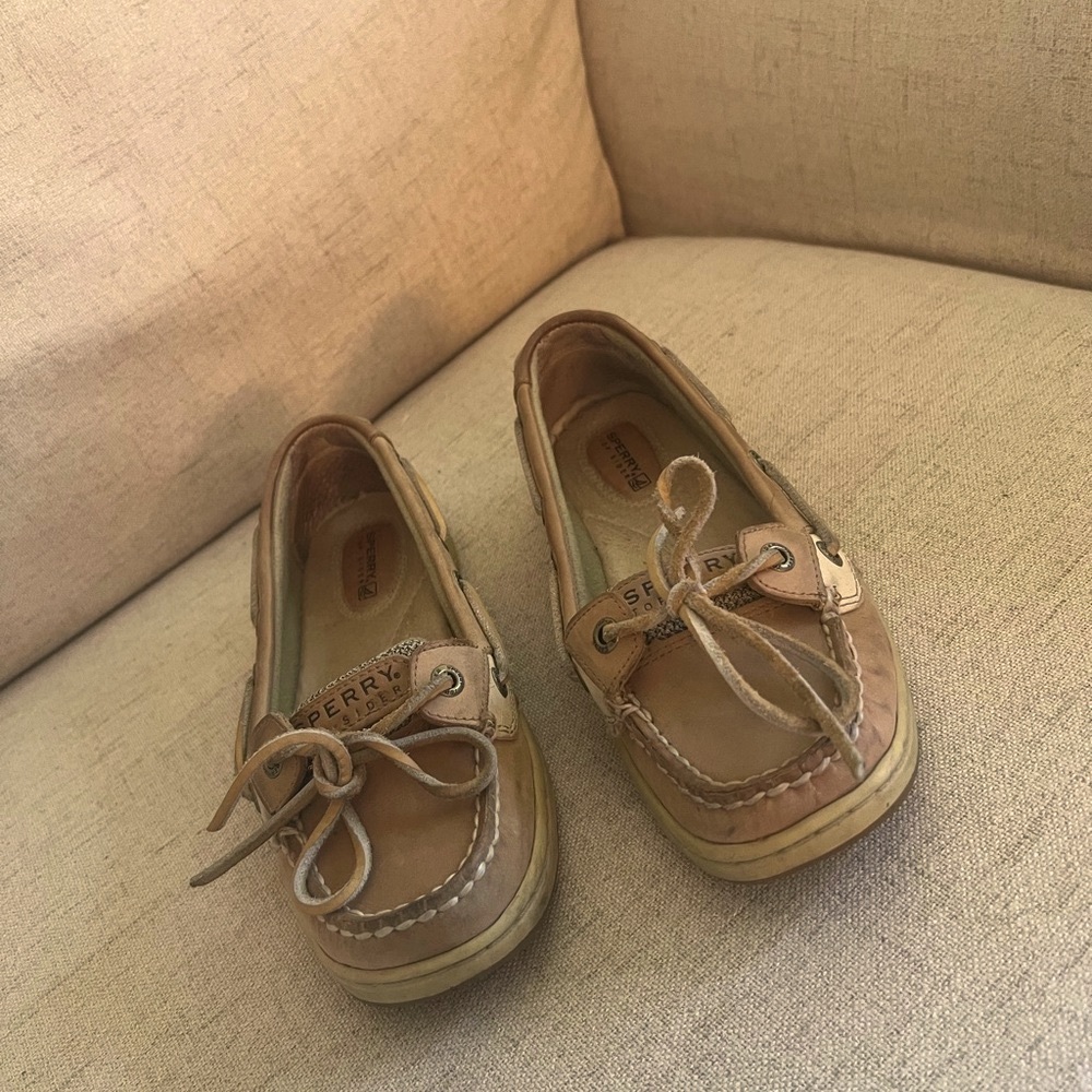 Sperry Tan Moccasins Timeless Suede Design